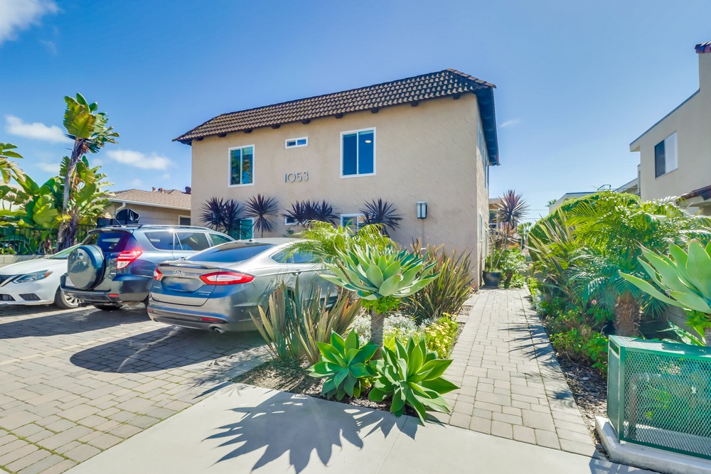 Virtual tour photo 3 of 30 for 1053 Sapphire St #5