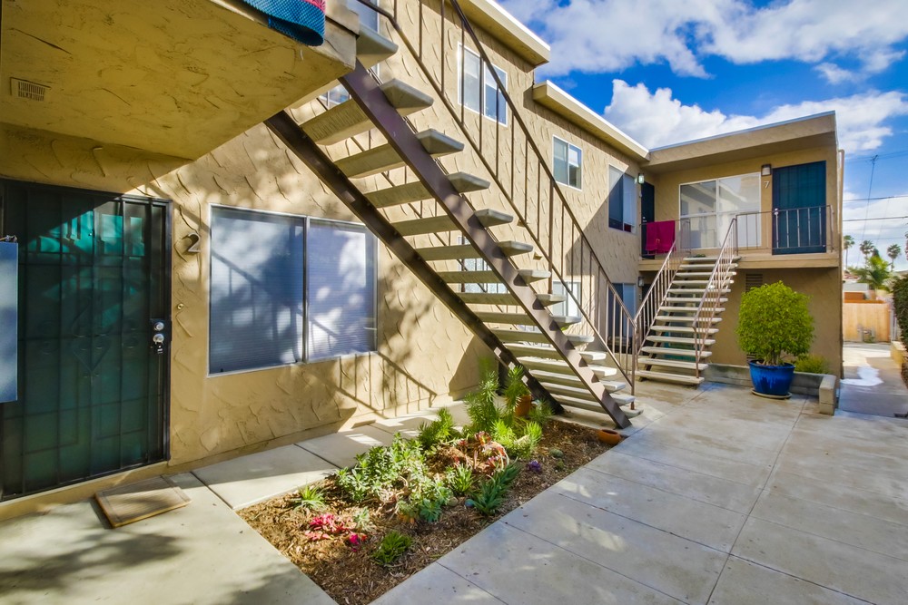 Virtual tour photo 5 of 44 for 1053 Sapphire St #7
