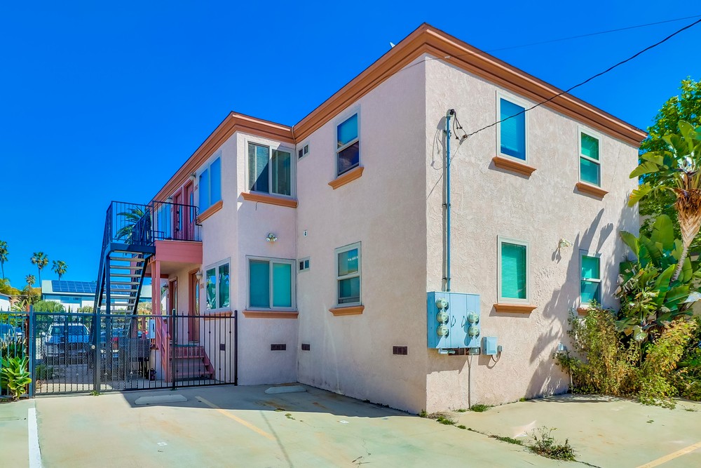Virtual tour photo 1 of 36 for 1059 Loring St