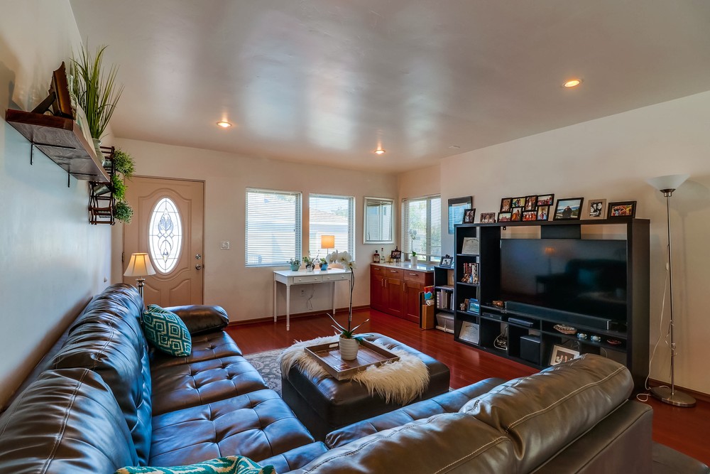 Virtual tour photo 9 of 36 for 1059 Loring St