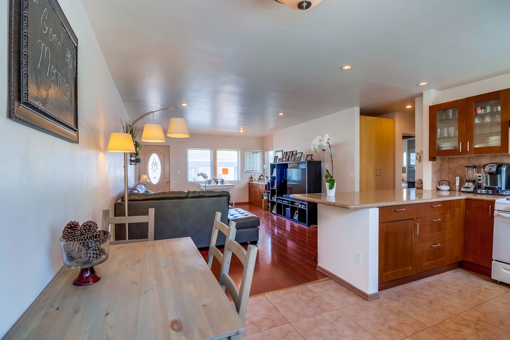 Virtual tour photo 10 of 36 for 1059 Loring St