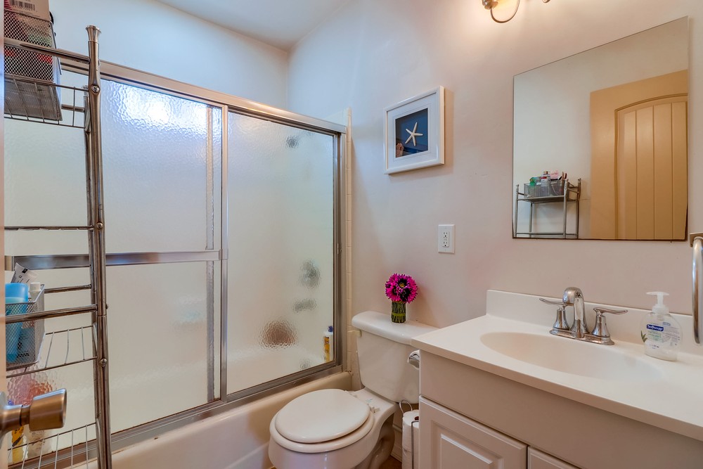Virtual tour photo 29 of 36 for 1059 Loring St
