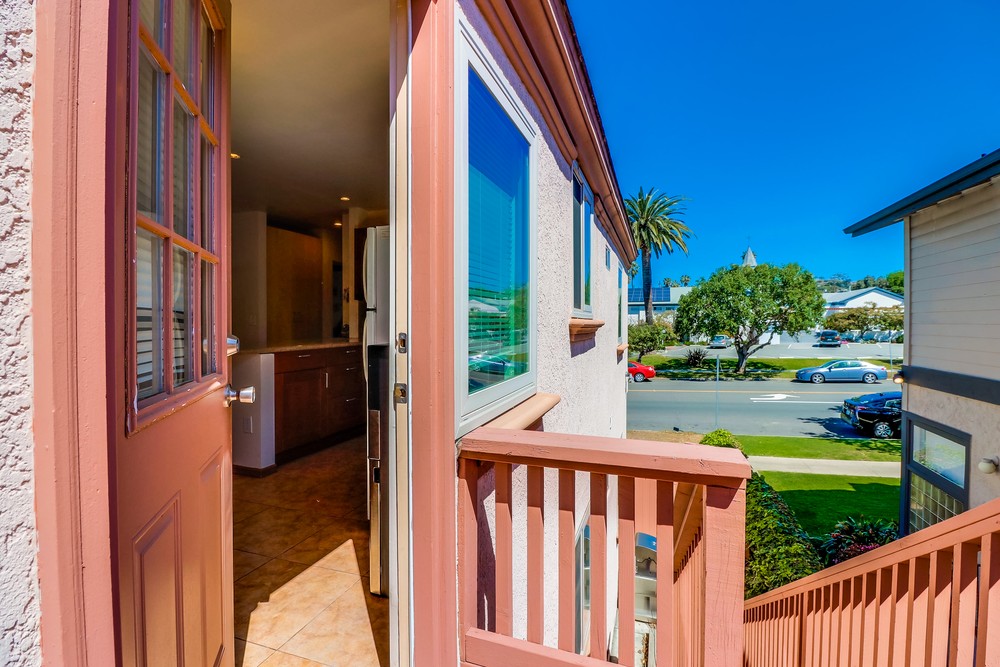Virtual tour photo 31 of 36 for 1059 Loring St