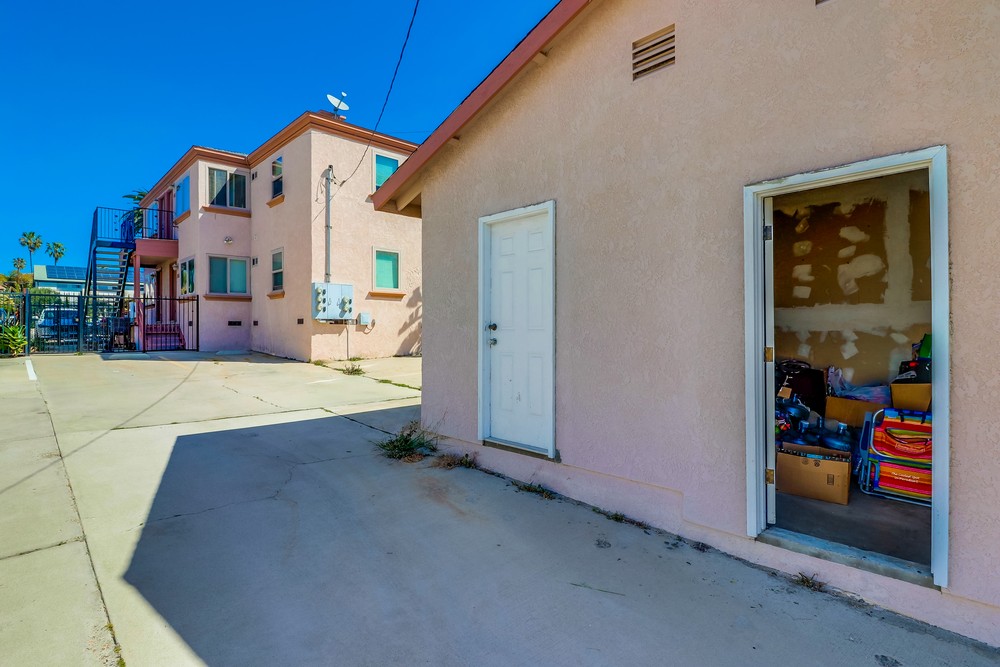 Virtual tour photo 33 of 36 for 1059 Loring St
