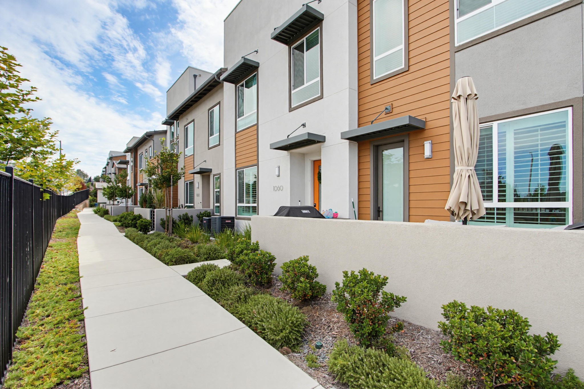 Virtual tour photo 3 of 38 for 1060 Kendale Wy