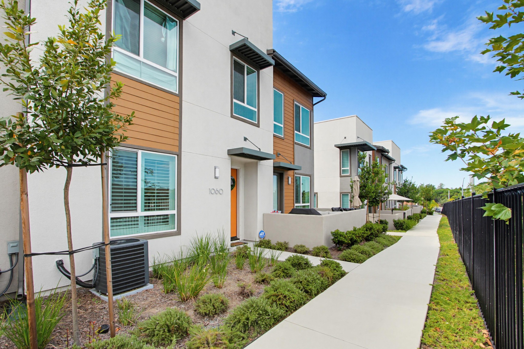 Virtual tour photo 4 of 38 for 1060 Kendale Wy