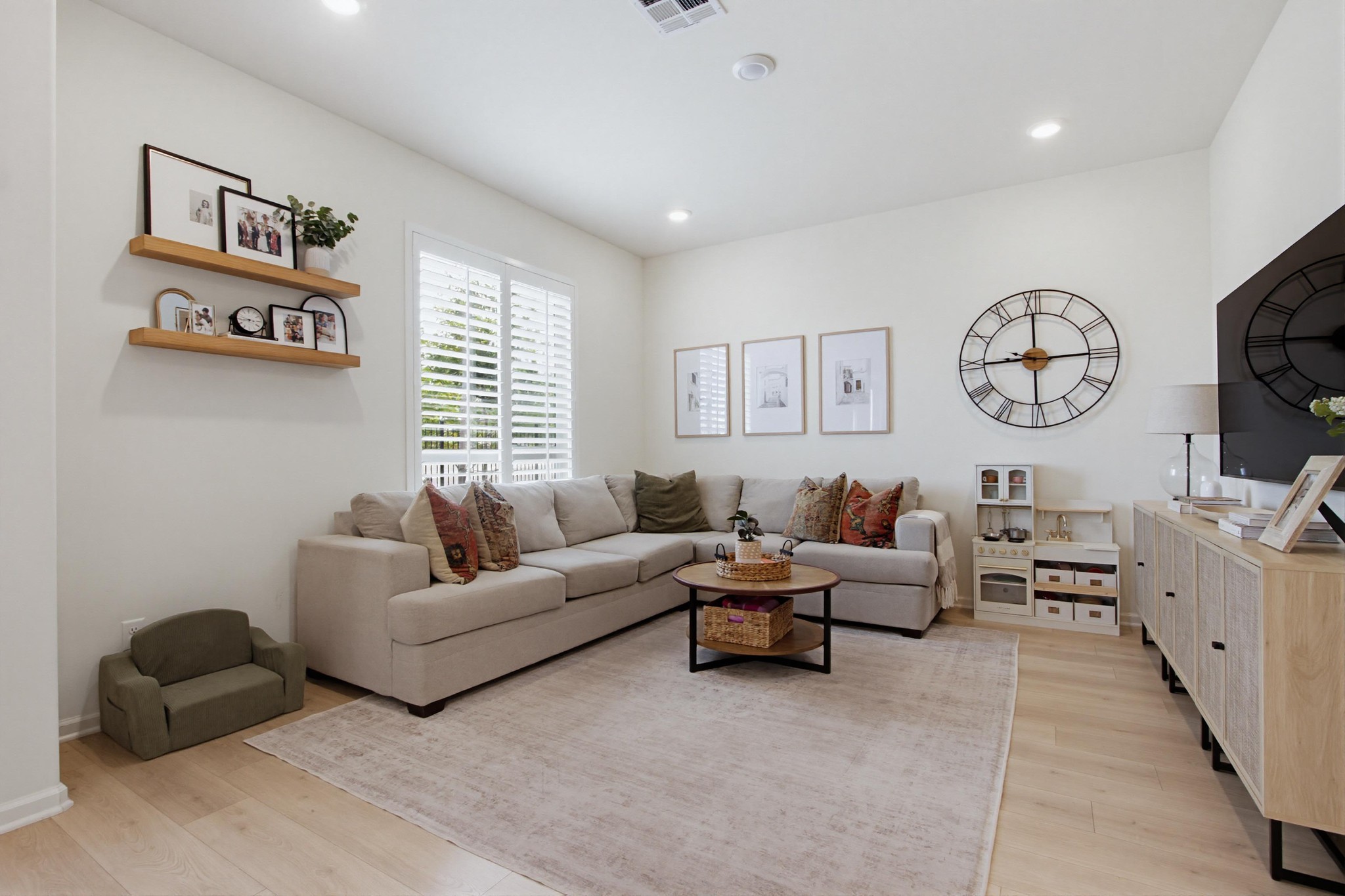 Virtual tour photo 6 of 38 for 1060 Kendale Wy
