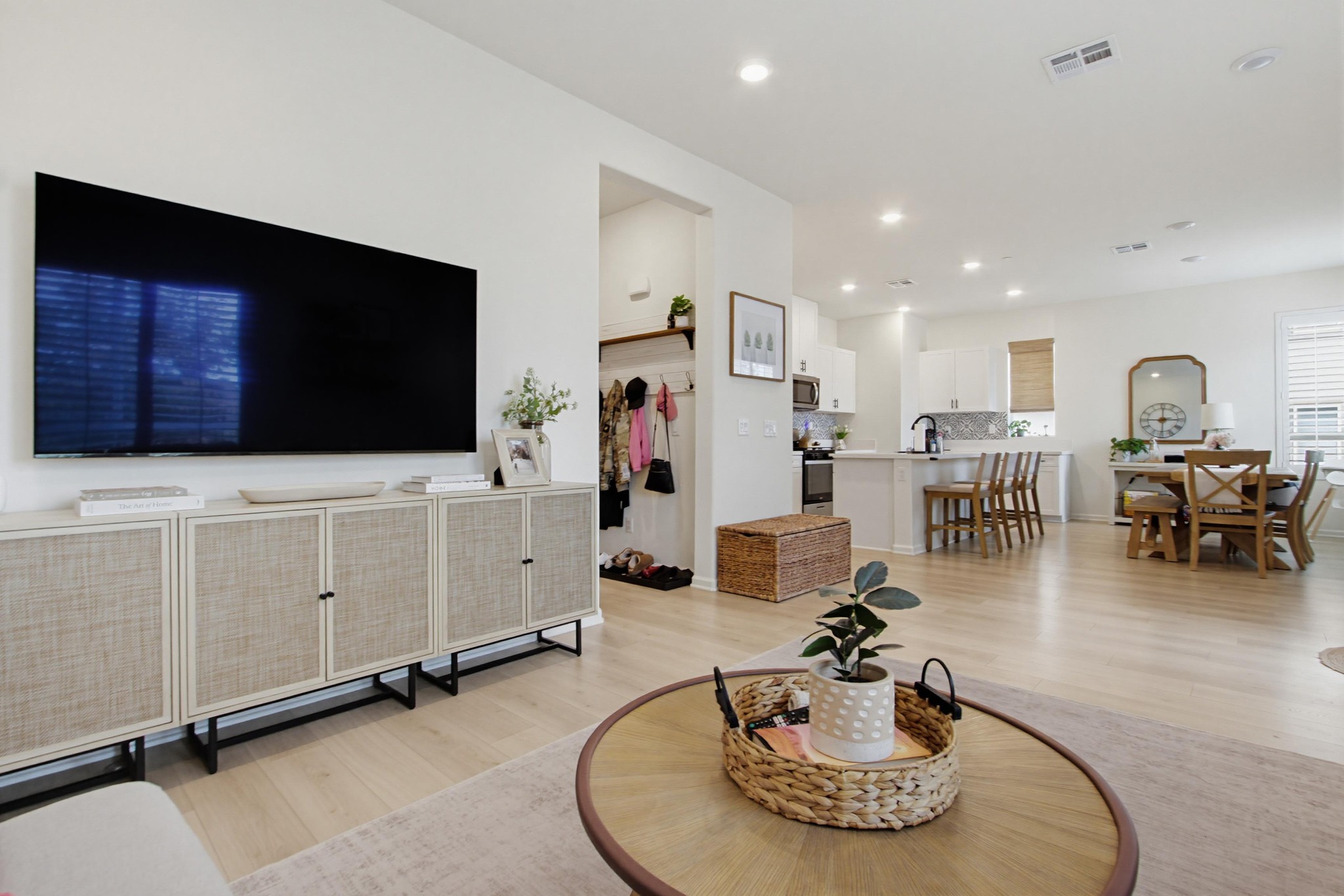 Virtual tour photo 9 of 38 for 1060 Kendale Wy