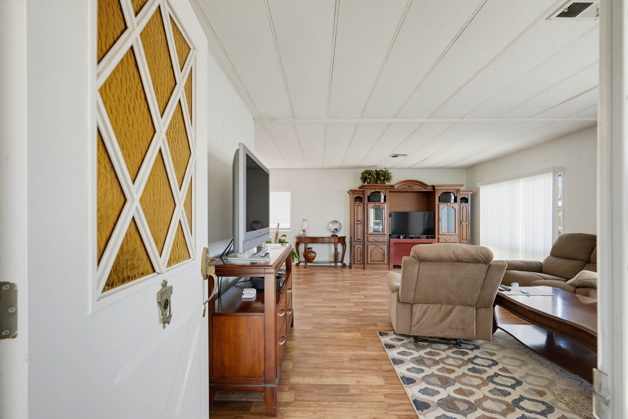 Virtual tour photo 9 of 37 for 1065 S Elk St