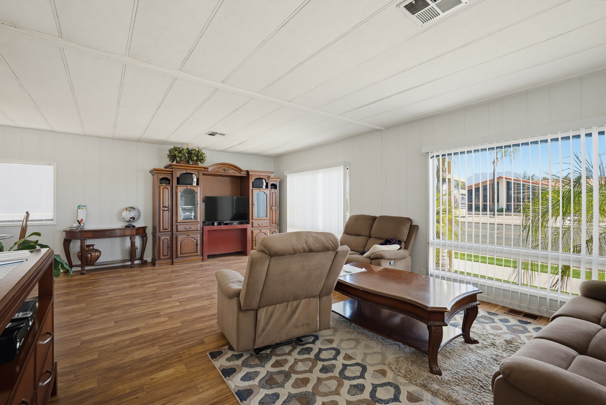 Virtual tour photo 11 of 37 for 1065 S Elk St