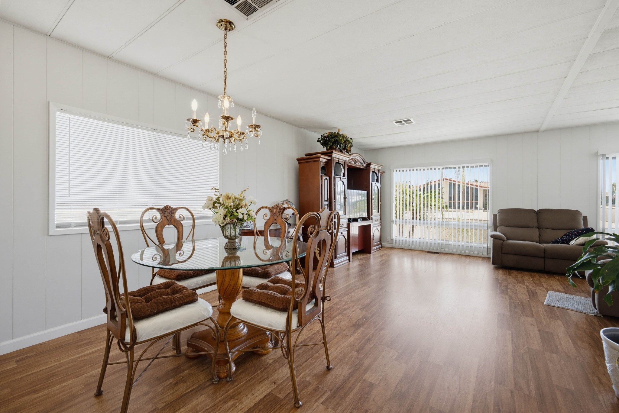 Virtual tour photo 18 of 37 for 1065 S Elk St