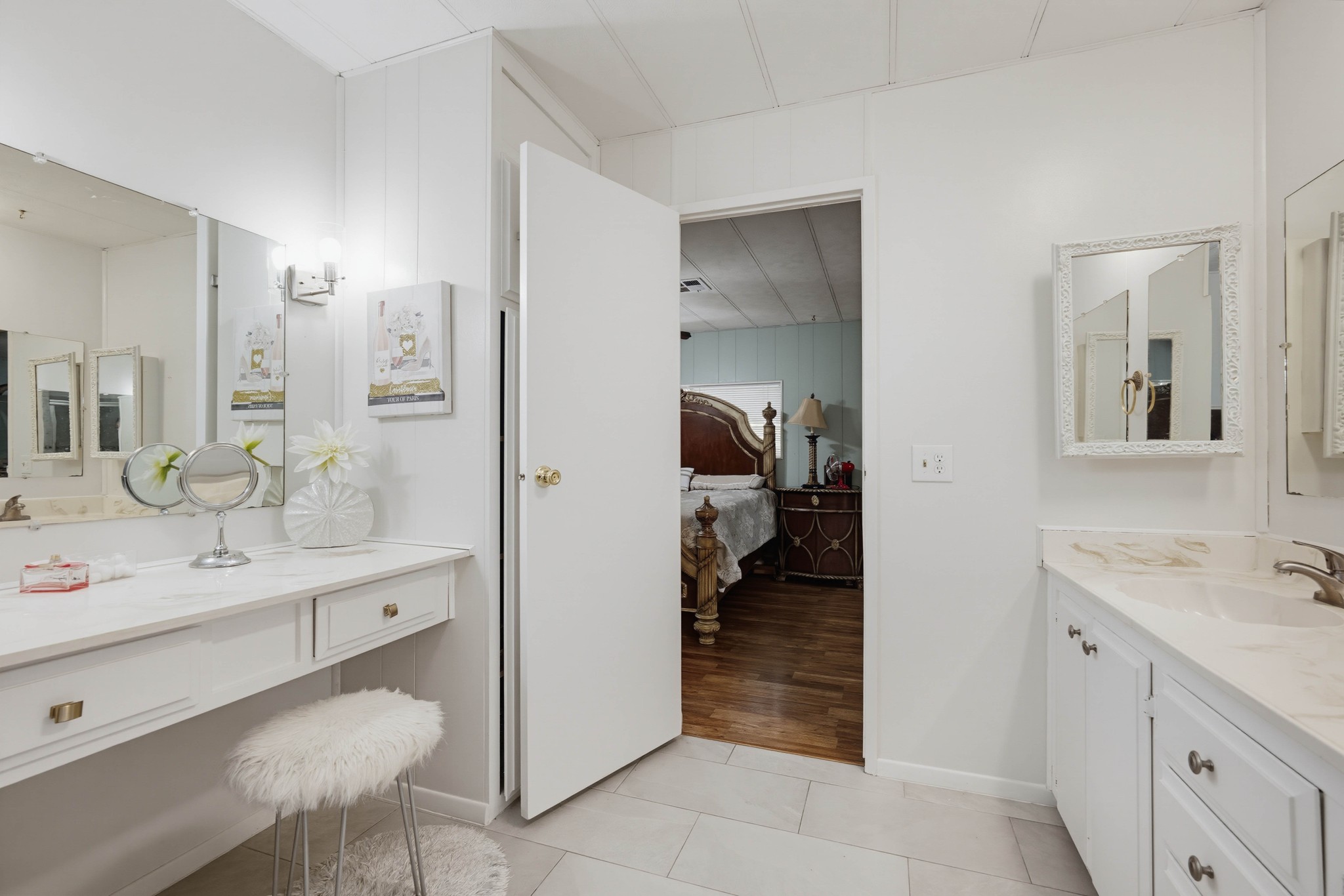 Virtual tour photo 33 of 37 for 1065 S Elk St
