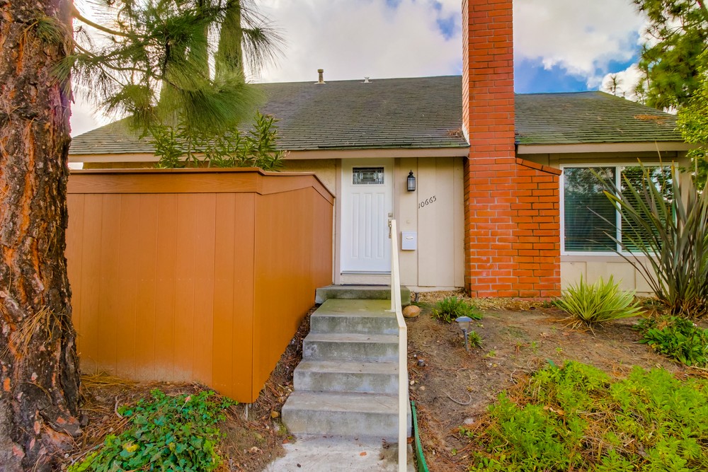 Virtual tour photo 4 of 39 for 10665 Porto Ct