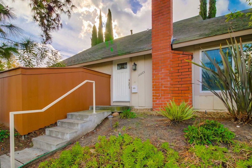 Virtual tour photo 5 of 39 for 10665 Porto Ct