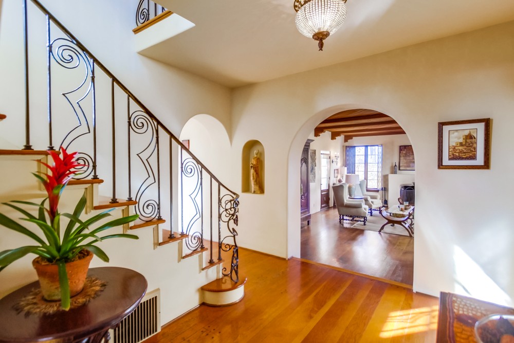 Virtual tour photo 18 of 124 for 1068 Santa Barbara St