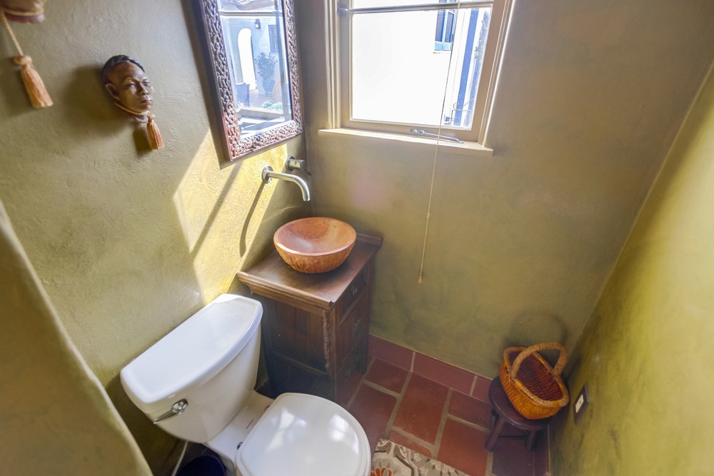 Virtual tour photo 41 of 124 for 1068 Santa Barbara St