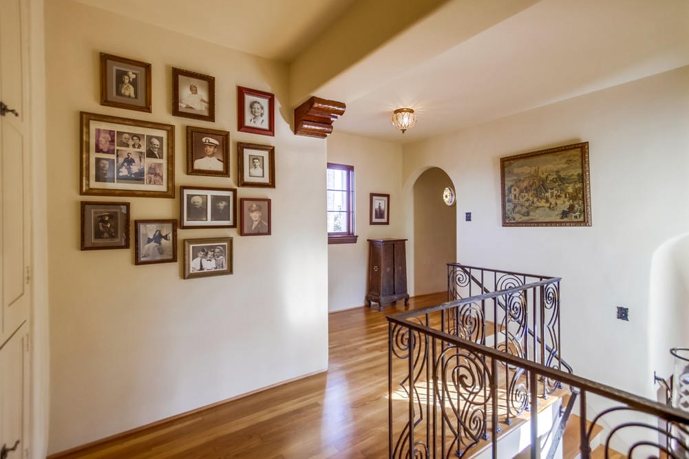 Virtual tour photo 59 of 124 for 1068 Santa Barbara St