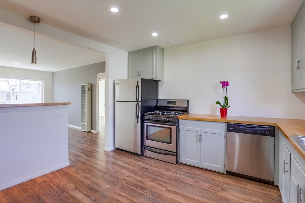 Virtual tour photo 1 of 28 for 1074 Turquoise St
