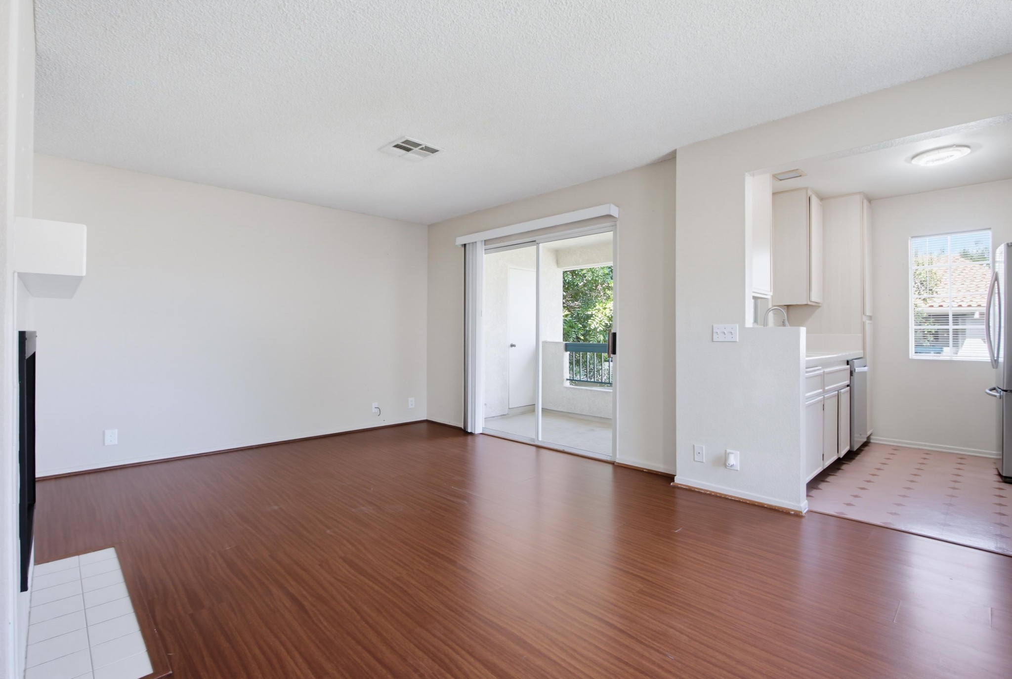 Virtual tour photo 9 of 43 for 10750 Aderman Ave Apt 80