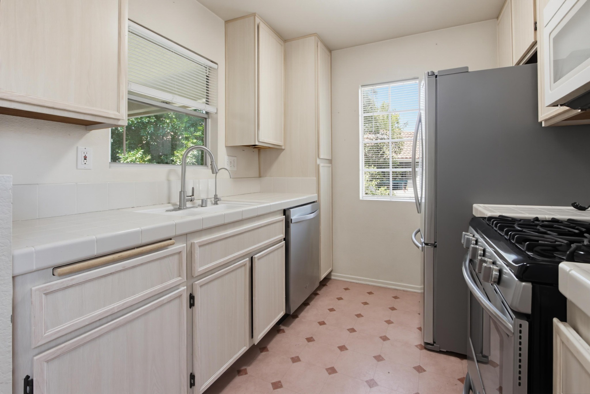 Virtual tour photo 16 of 43 for 10750 Aderman Ave Apt 80