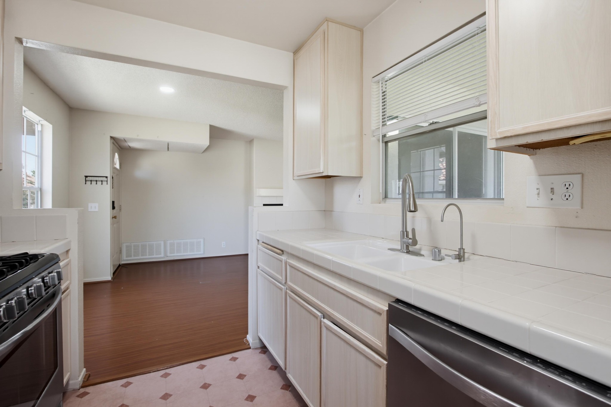 Virtual tour photo 18 of 43 for 10750 Aderman Ave Apt 80