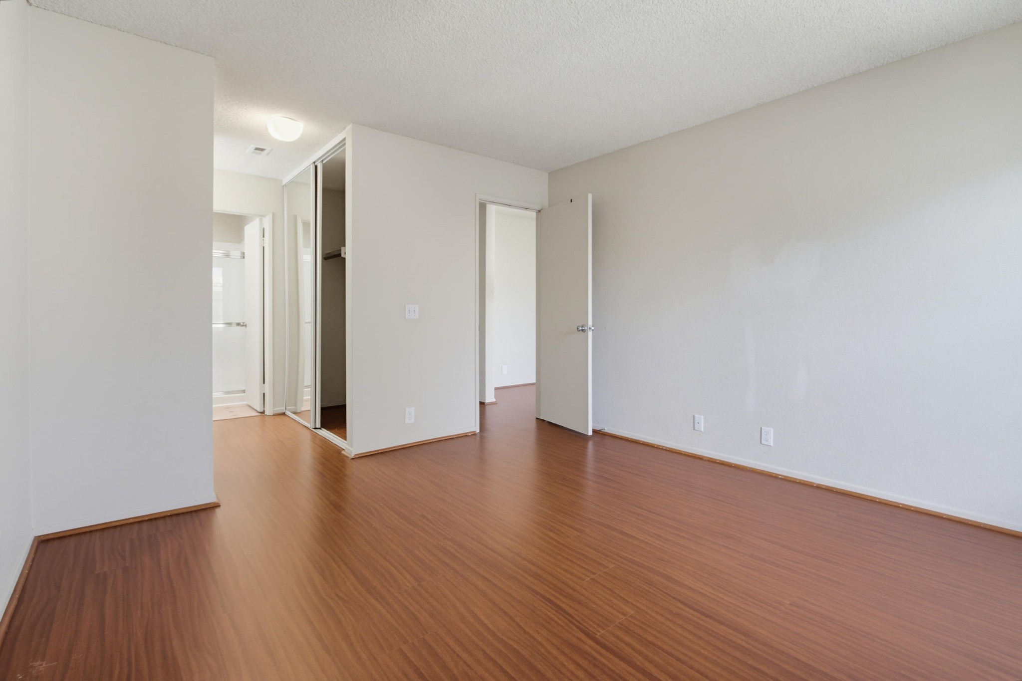 Virtual tour photo 21 of 43 for 10750 Aderman Ave Apt 80