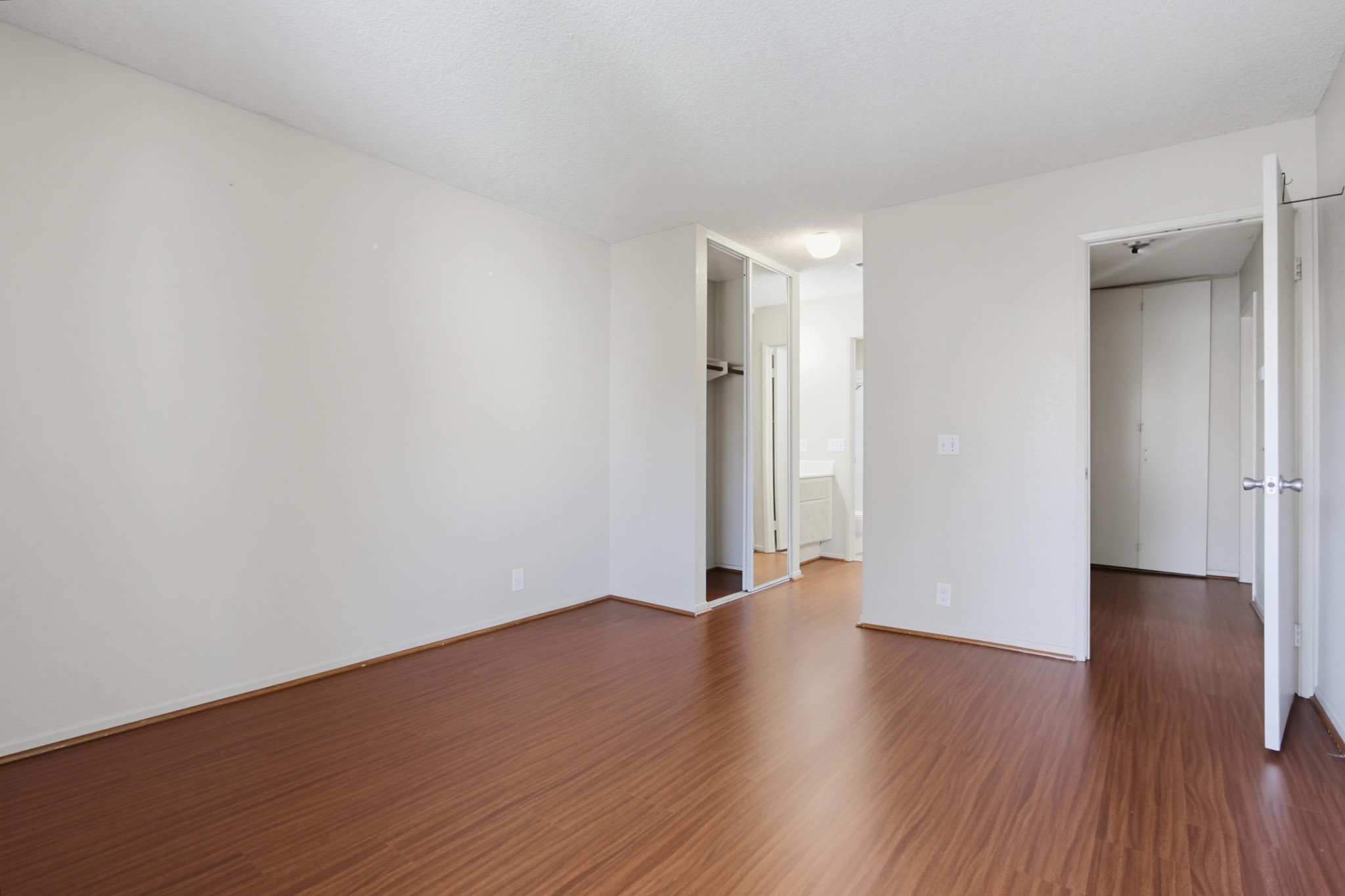 Virtual tour photo 22 of 43 for 10750 Aderman Ave Apt 80