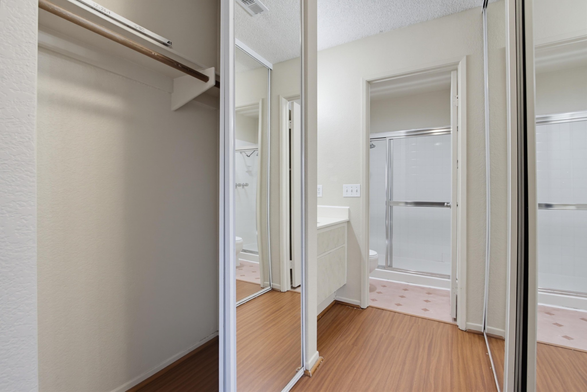 Virtual tour photo 23 of 43 for 10750 Aderman Ave Apt 80
