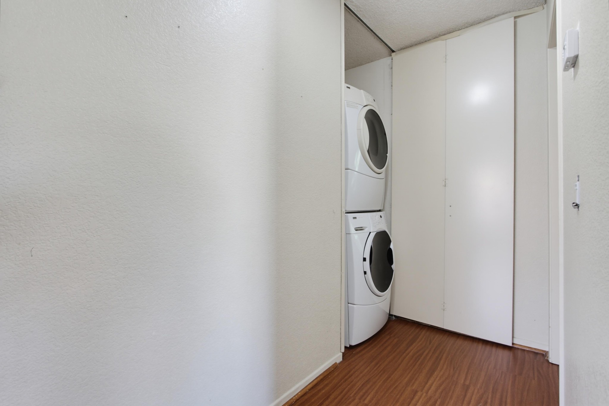 Virtual tour photo 27 of 43 for 10750 Aderman Ave Apt 80