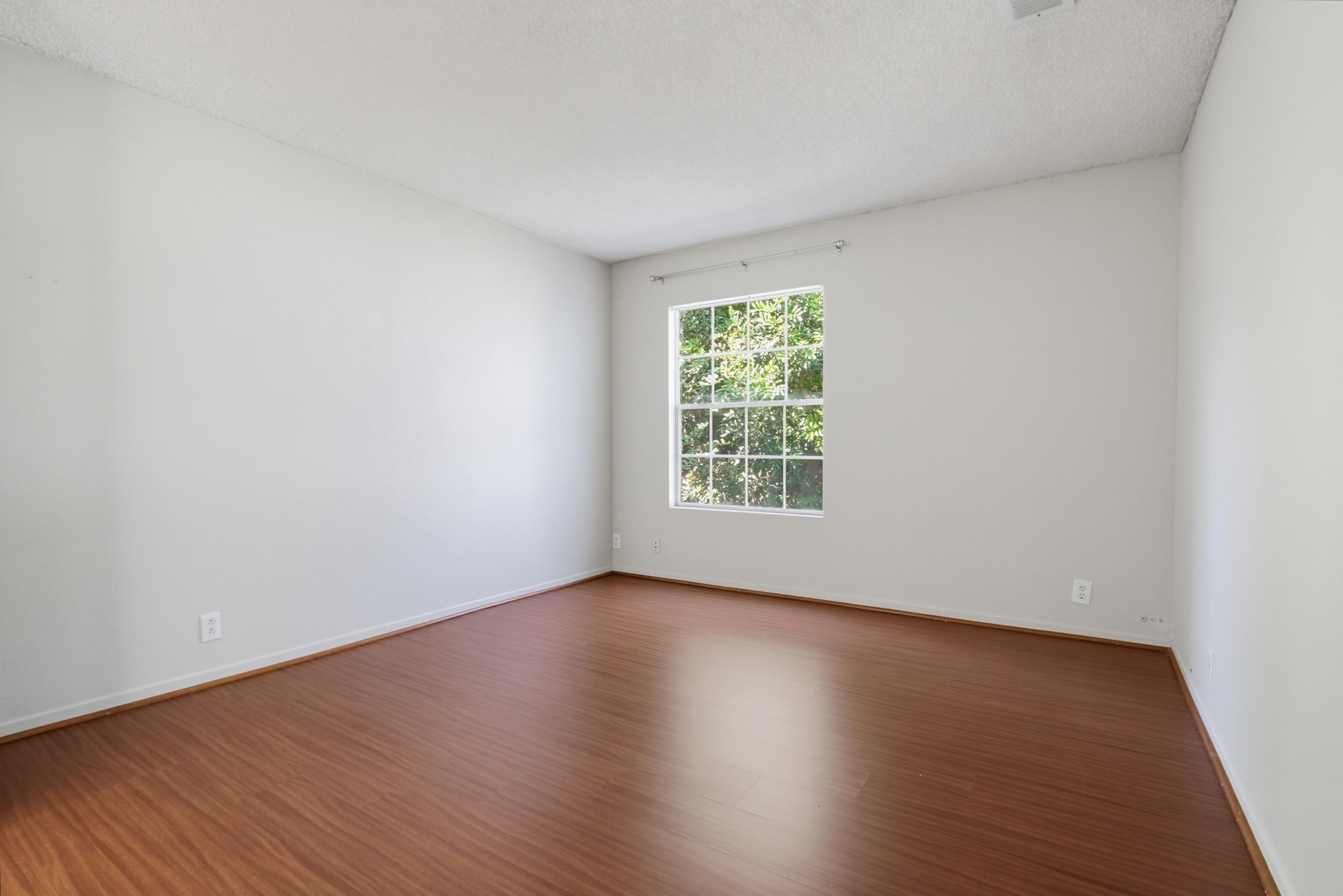 Virtual tour photo 29 of 43 for 10750 Aderman Ave Apt 80
