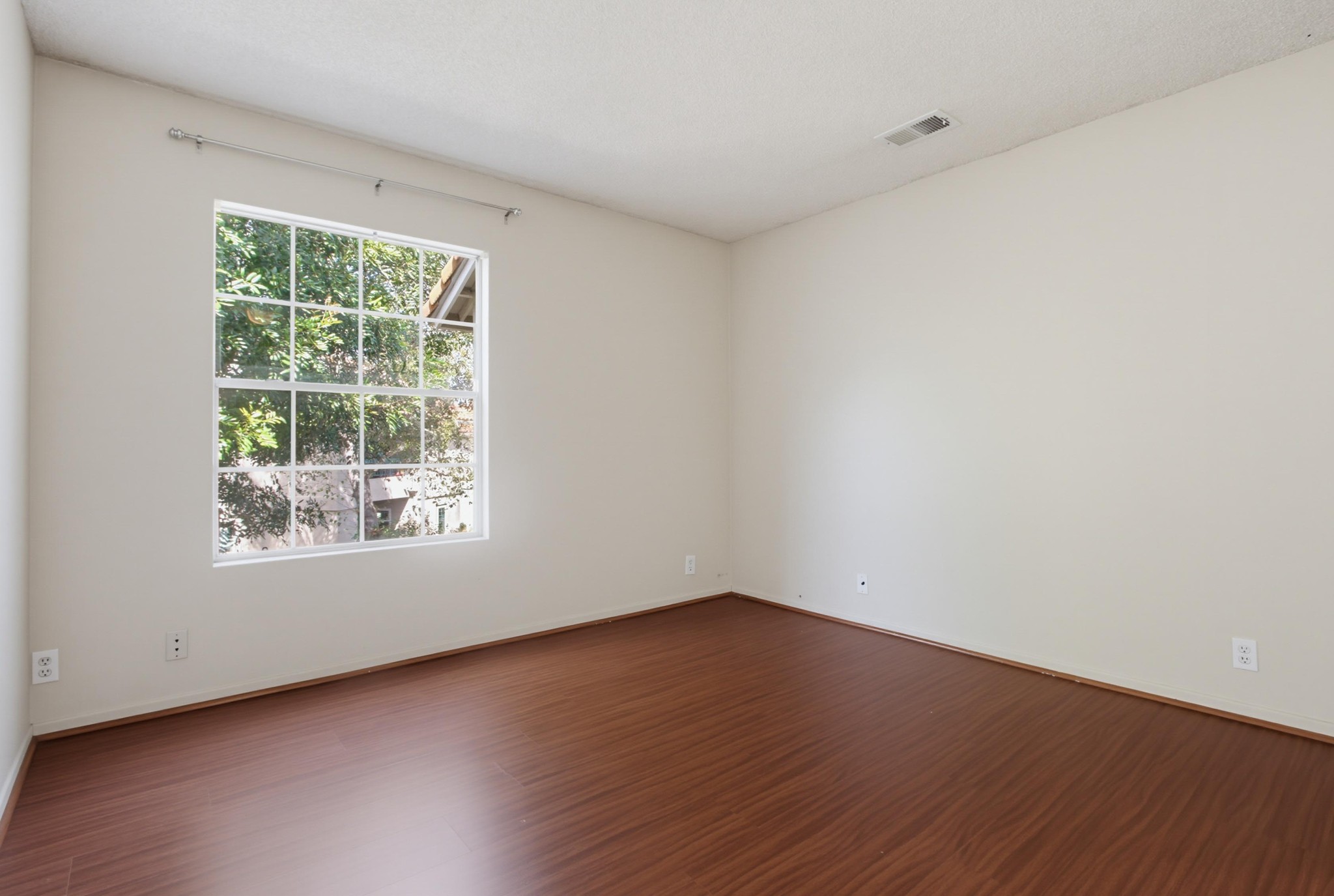 Virtual tour photo 30 of 43 for 10750 Aderman Ave Apt 80