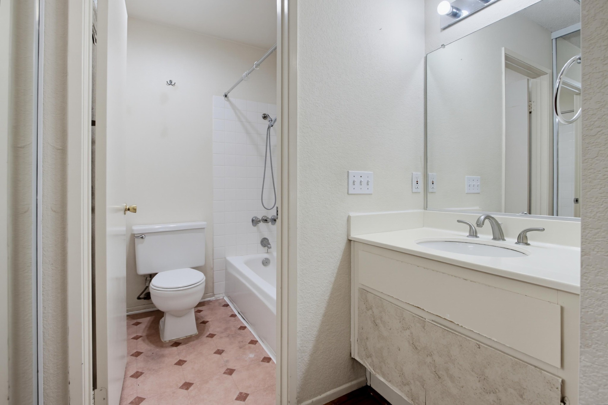 Virtual tour photo 34 of 43 for 10750 Aderman Ave Apt 80