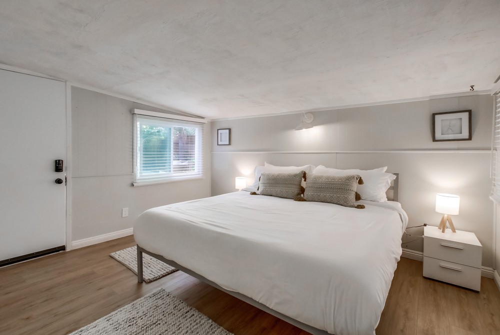 Virtual tour photo 33 of 82 for 1076 Pacific Beach Dr