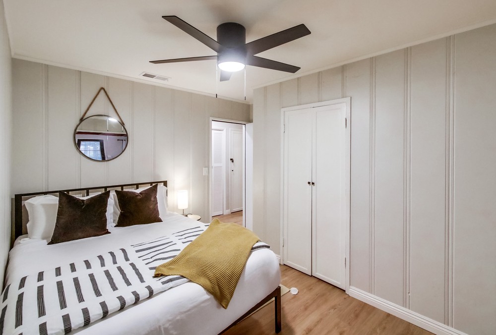 Virtual tour photo 35 of 82 for 1076 Pacific Beach Dr