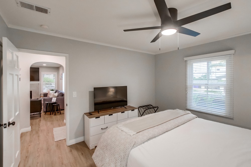 Virtual tour photo 48 of 82 for 1076 Pacific Beach Dr