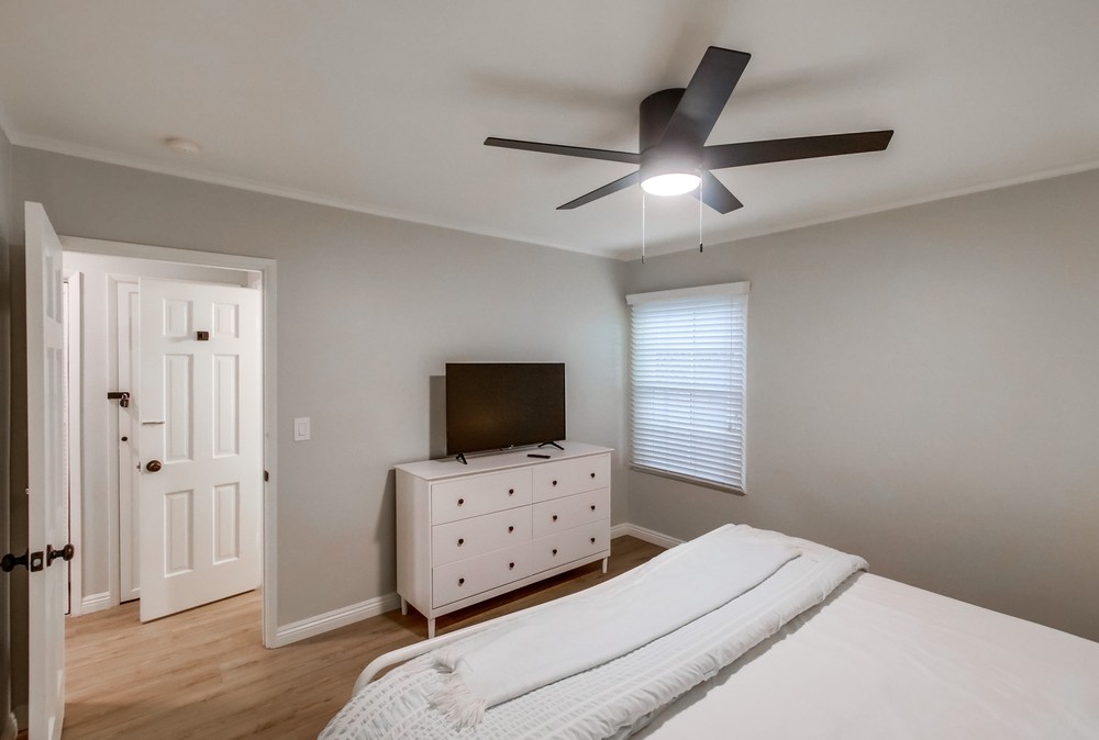 Virtual tour photo 52 of 82 for 1076 Pacific Beach Dr