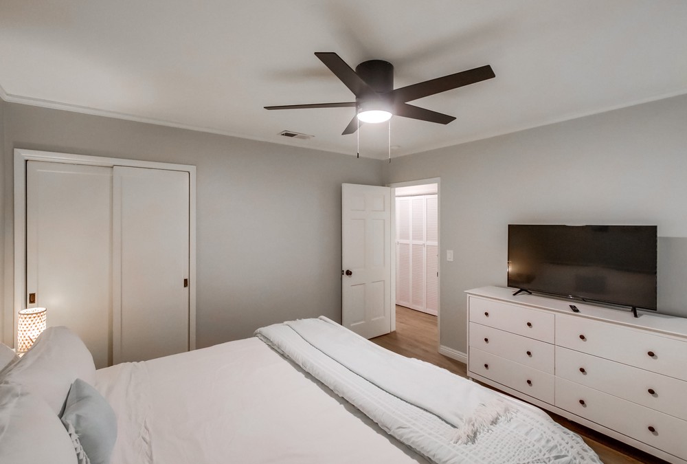 Virtual tour photo 53 of 82 for 1076 Pacific Beach Dr
