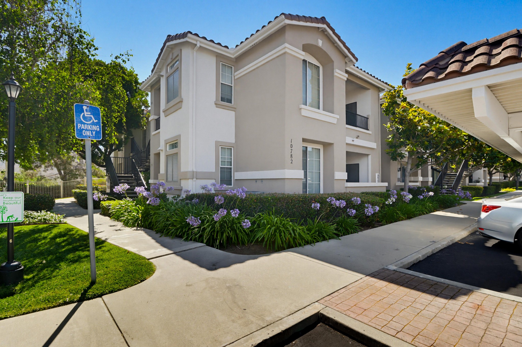 Virtual tour photo 1 of 32 for 10782 Sabre Hill Dr