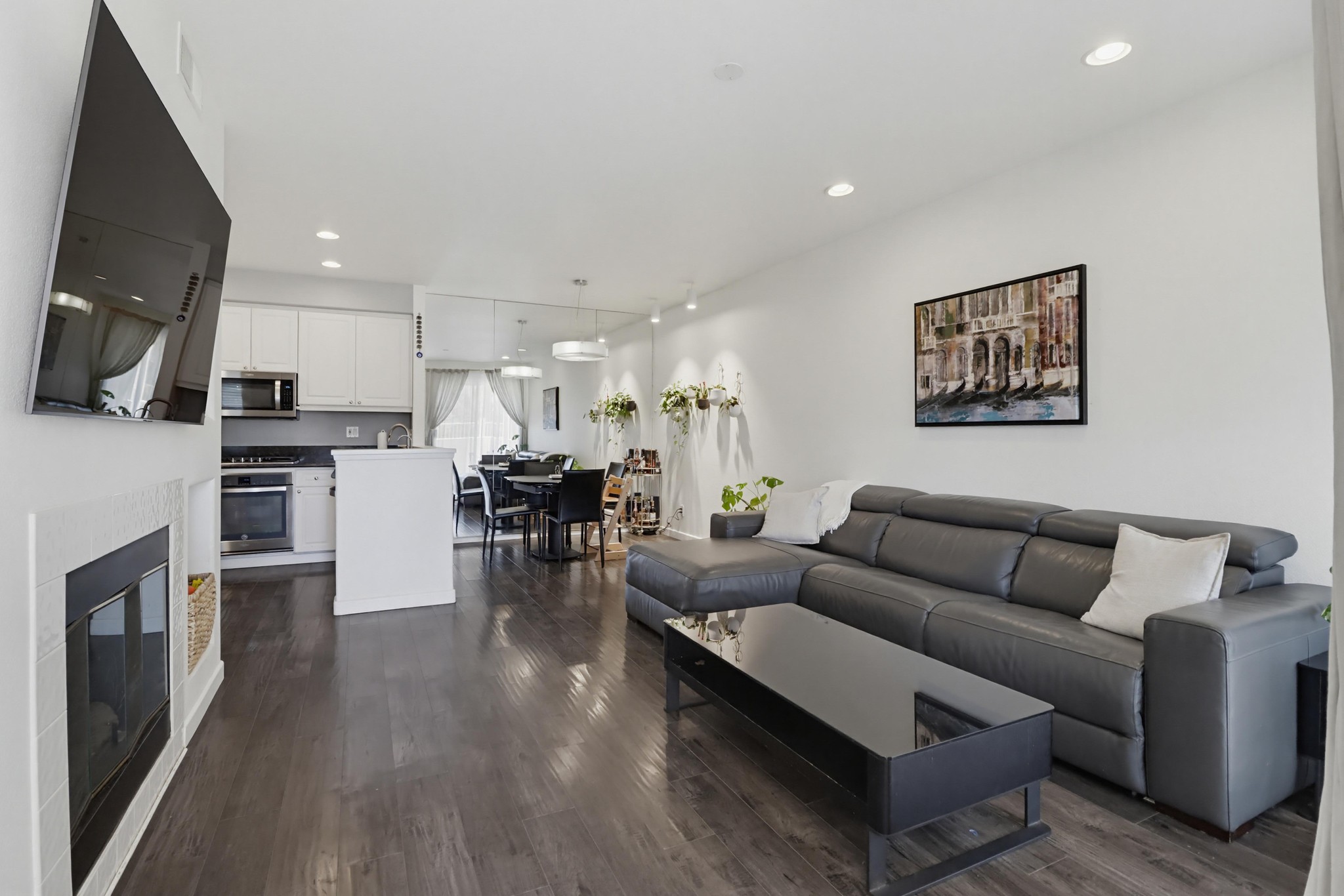 Virtual tour photo 6 of 32 for 10782 Sabre Hill Dr