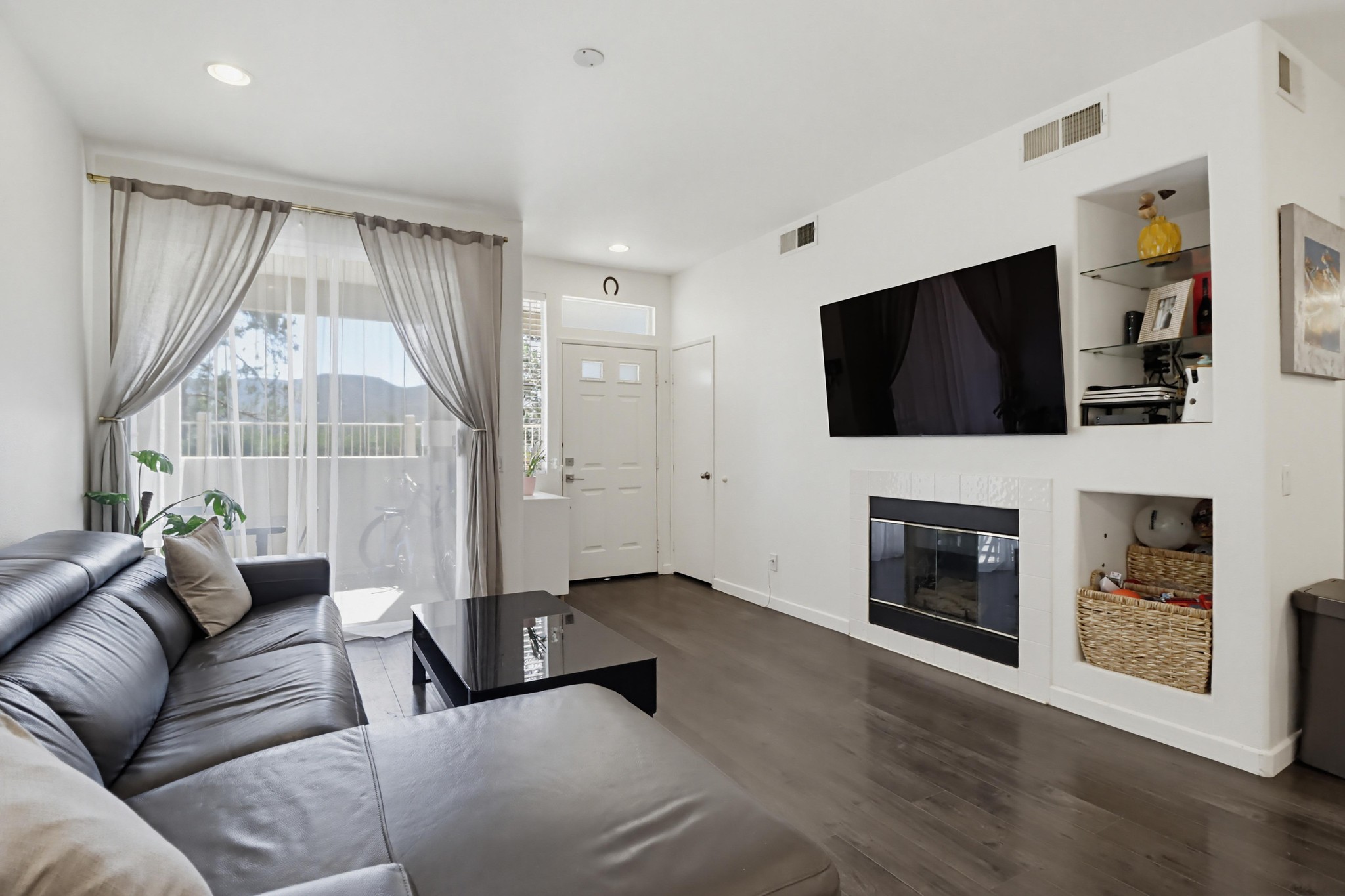 Virtual tour photo 8 of 32 for 10782 Sabre Hill Dr