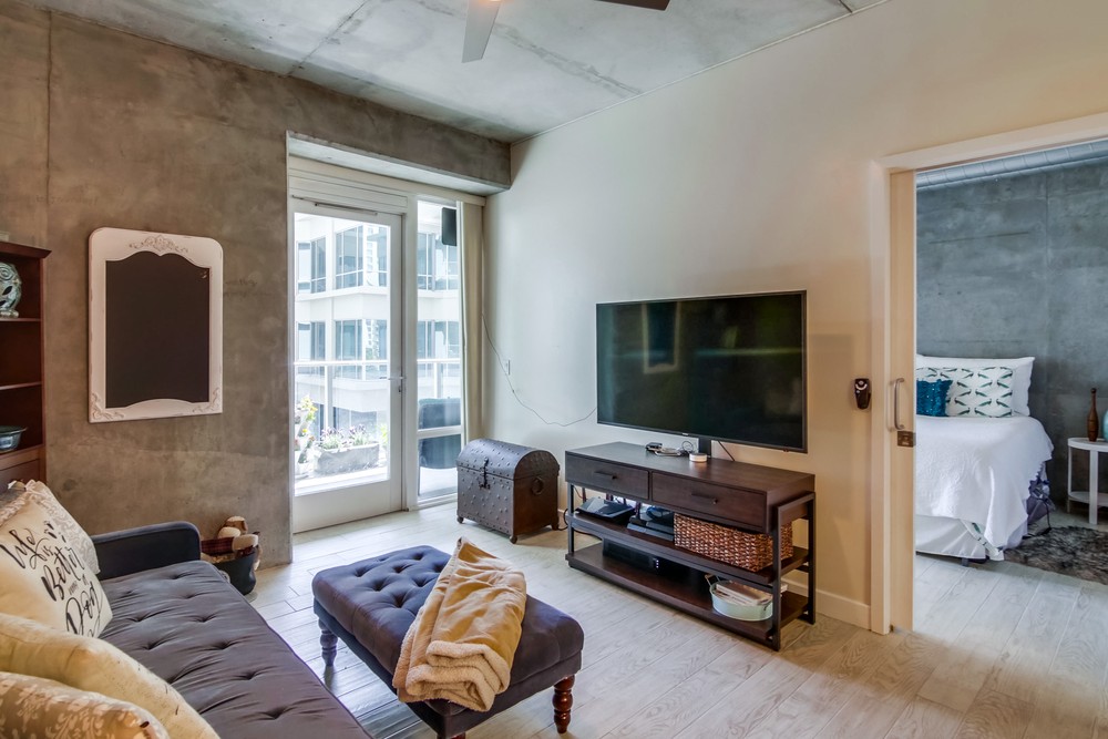 Virtual tour photo 9 of 33 for 1080 Park Blvd #303
