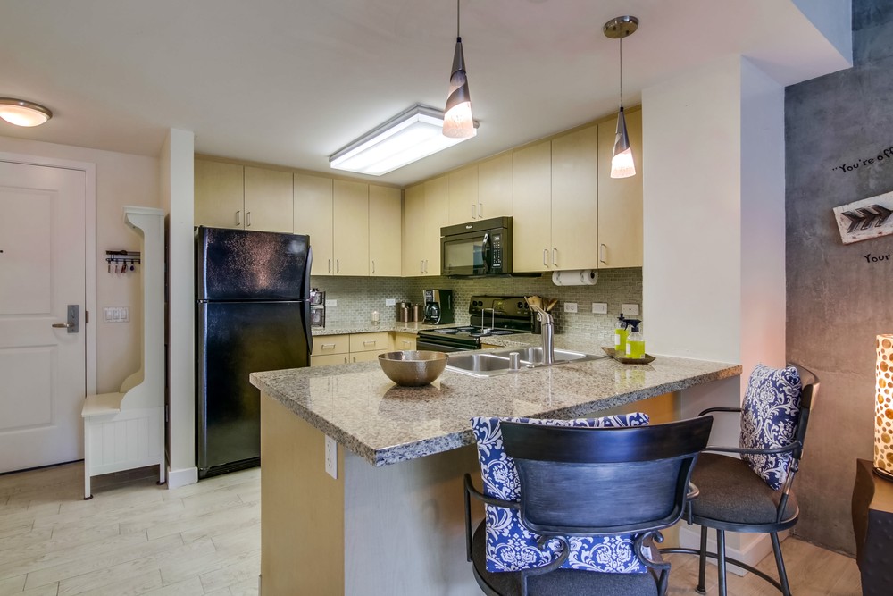 Virtual tour photo 14 of 33 for 1080 Park Blvd #303