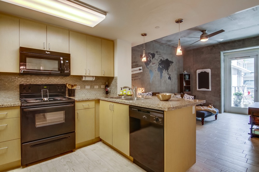 Virtual tour photo 17 of 33 for 1080 Park Blvd #303