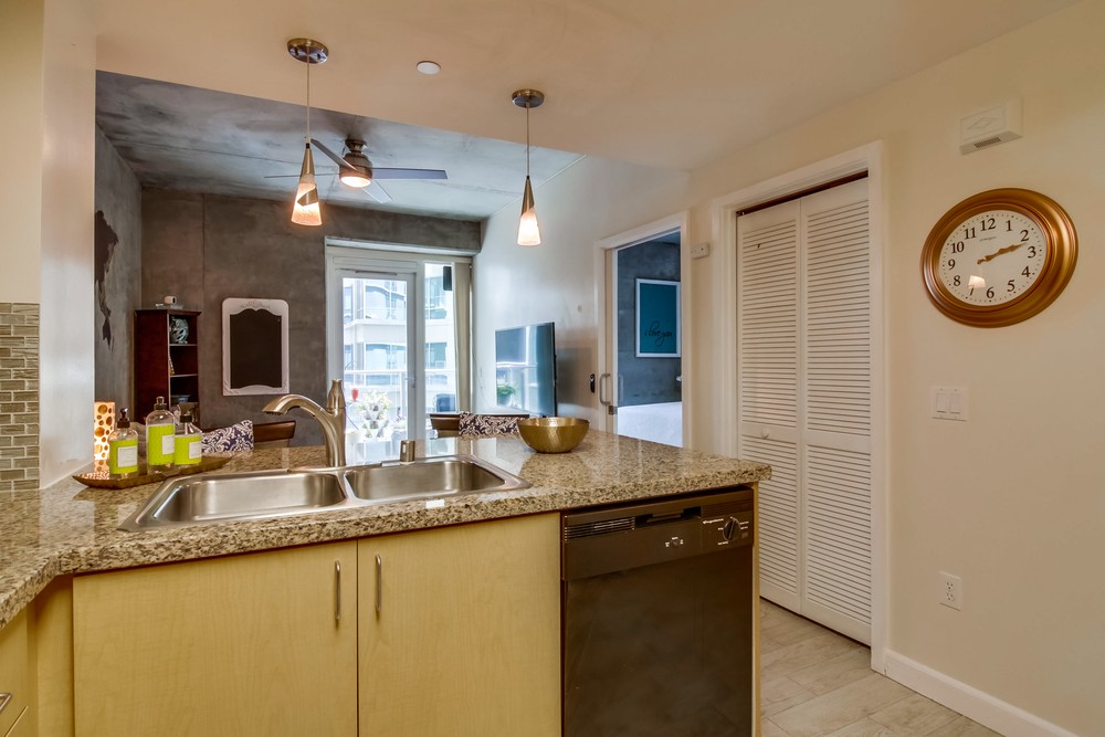 Virtual tour photo 18 of 33 for 1080 Park Blvd #303