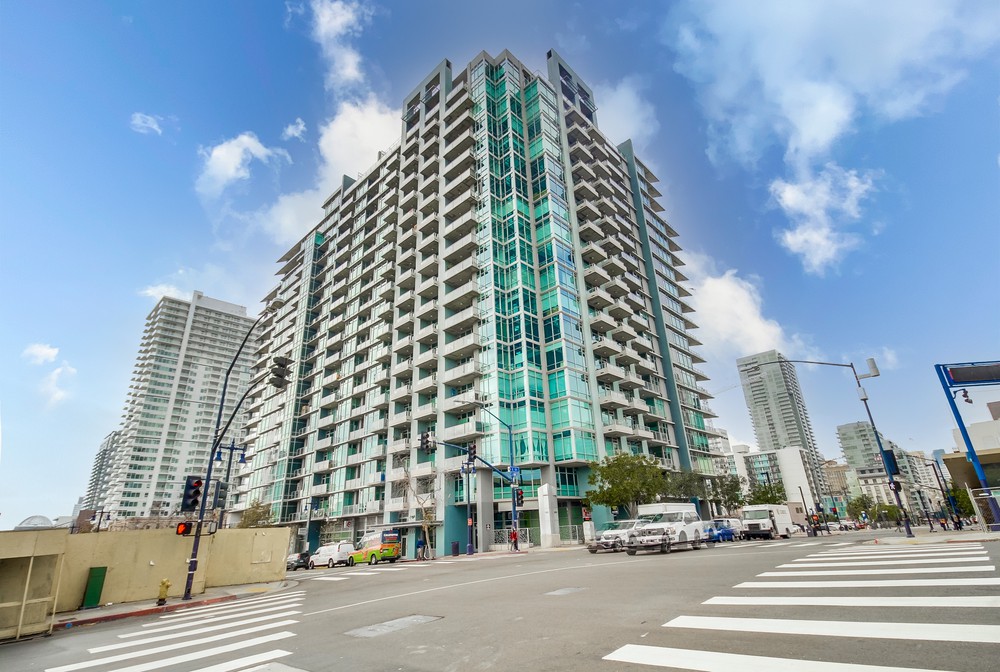 Virtual tour photo 1 of 52 for 1080 Park Blvd