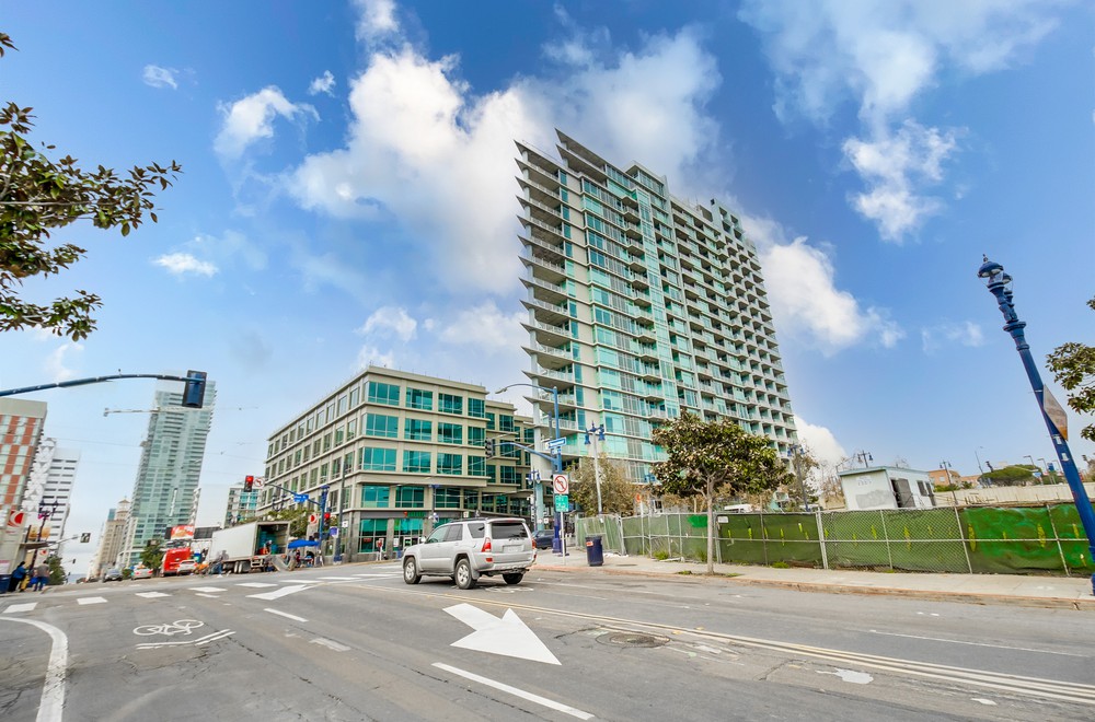 Virtual tour photo 4 of 52 for 1080 Park Blvd