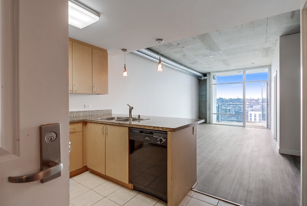 Virtual tour photo 9 of 52 for 1080 Park Blvd