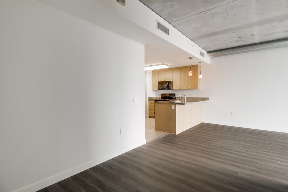 Virtual tour photo 13 of 52 for 1080 Park Blvd