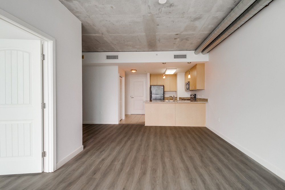 Virtual tour photo 16 of 52 for 1080 Park Blvd