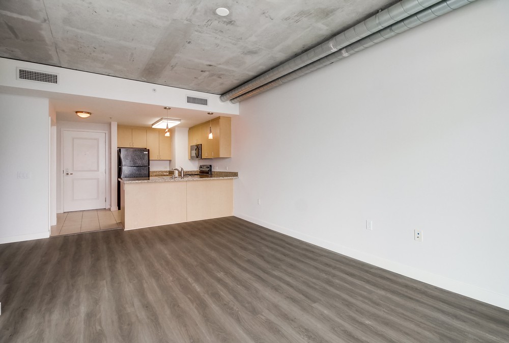 Virtual tour photo 17 of 52 for 1080 Park Blvd